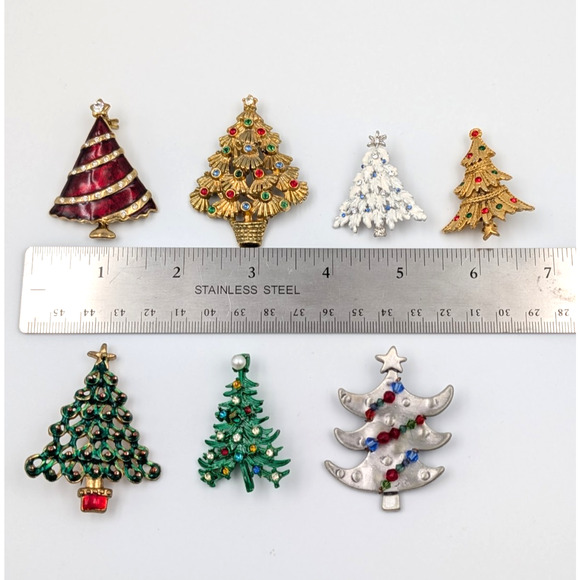 7 Christmas Tree Brooch Lot Rhinestones Garland Multi Color Enamel Holiday VTG - Picture 8 of 9